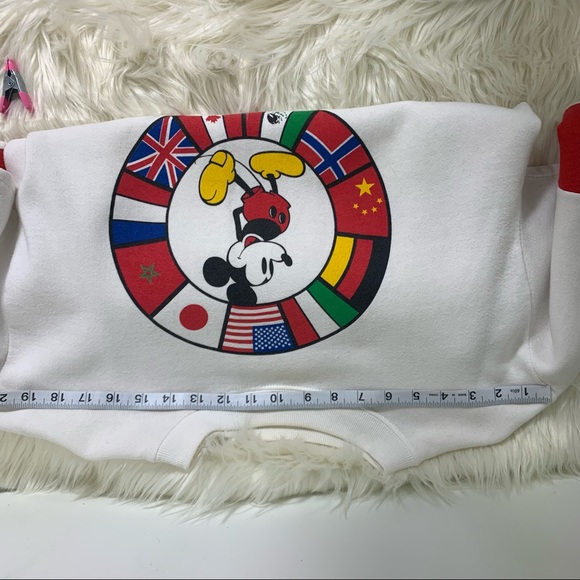Vintage 1982 Mickey Mouse sweatshirt - Picture 8 of 13